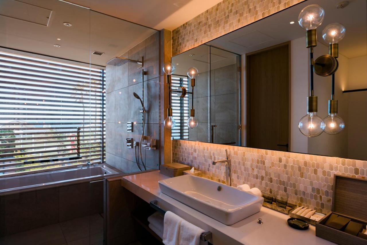 Malibu Hotel Zushi Exteriör bild